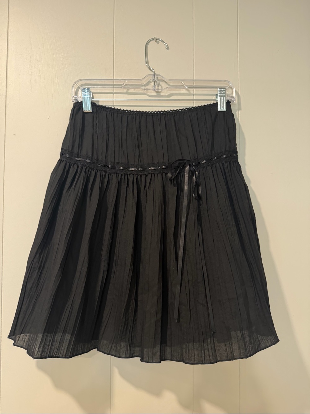 Black Pleated A-Line Skirt with Ribbon Waist